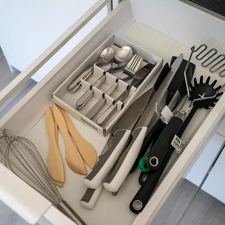 Lägenhet Batorego 220 - 450m Stacja Metra Pola Mokotowskie, 800m Biblioteka Narodowa - 20m Piekny Park Pola Mokotowskie - 800m Do Sgh - Wifi - Smart Tv - Good *