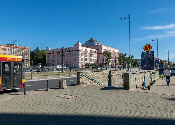 Batorego 220 - 450m Stacja Metra Pola Mokotowskie, 800m Biblioteka Narodowa - 20m Piękny Park Pola Mokotowskie - 800m Do Sgh - Wifi - Smart Tv - Good Apartament