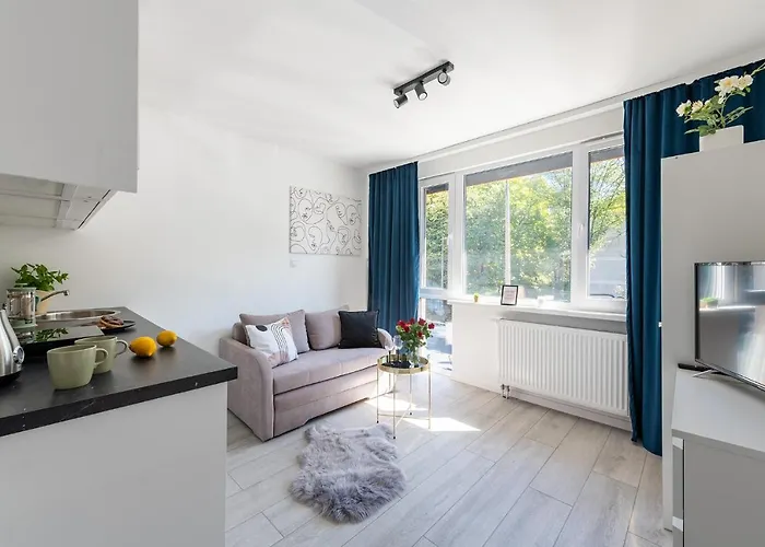 Batorego 220 - 450m Stacja Metra Pola Mokotowskie, 800m Biblioteka Narodowa - 20m Piękny Park Pola Mokotowskie - 800m Do Sgh - Wifi - Smart Tv - Good * Warszawa