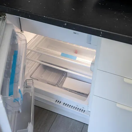 Διαμέρισμα Batorego 220 - 450m Stacja Metra Pola Mokotowskie, 800m Biblioteka Narodowa - 20m Piekny Park Pola Mokotowskie - 800m Do Sgh - Wifi - Smart Tv - Good Βαρσοβία