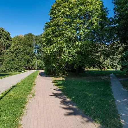 Διαμέρισμα Batorego 220 - 450m Stacja Metra Pola Mokotowskie, 800m Biblioteka Narodowa - 20m Piekny Park Pola Mokotowskie - 800m Do Sgh - Wifi - Smart Tv - Good *
